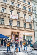 Protestveranstaltung der Mieter in der Seelingstraße 29