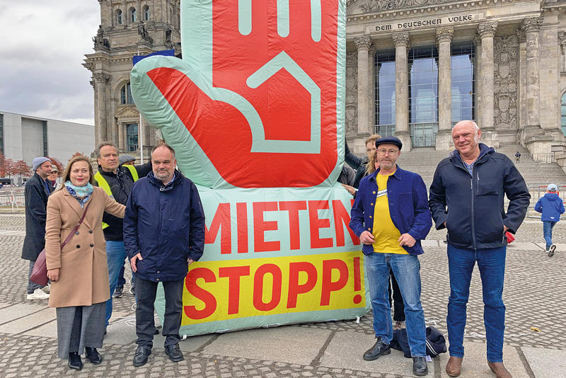 Mieten-Stopp!-Aktion vor dem Reichstag