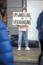 Protestplakat: Umwandlung = Verdrängung