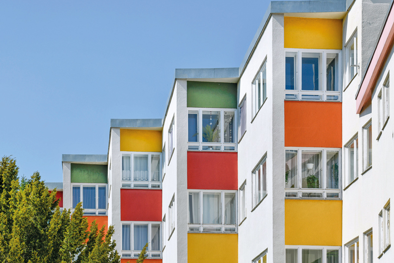 Farbenfrohe Gebäude in der Goebelstraße (Siemensstadt)