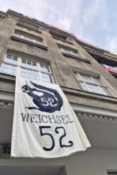 Weichselstraße 52 mit Transparent