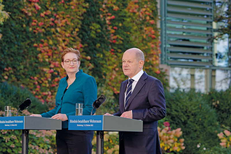 Olaf Scholz (SPD), Bundeskanzler und Klara Geywitz (SPD), Bundesministerin für Bauen und Wohnen