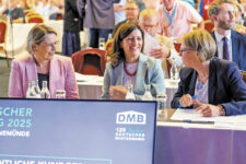 Melanie Weber-Moritz (Mitte)