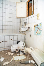 Zerstörtes Badezimmer