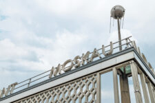 Schriftzug auf dem Café Moskau