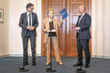 Übergabe des Berichts der Gutachterkommission