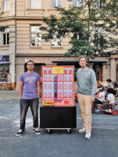 Van Bo Le-Mentzel (links im Bild) und sein Kollege Lukas Sailer