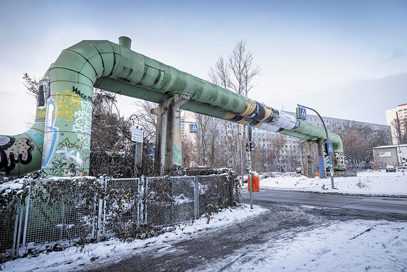 Oberirdische Fernwärmeleitung Oberirdische Fernwärmeleitung