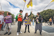 Demonstranten für ,Deutsche Wohnen enteignen'