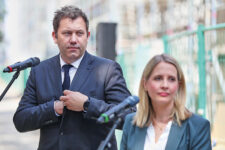 Bundesfinanzminister Lars Klingbeil und Bauministerin Verena Hubertz