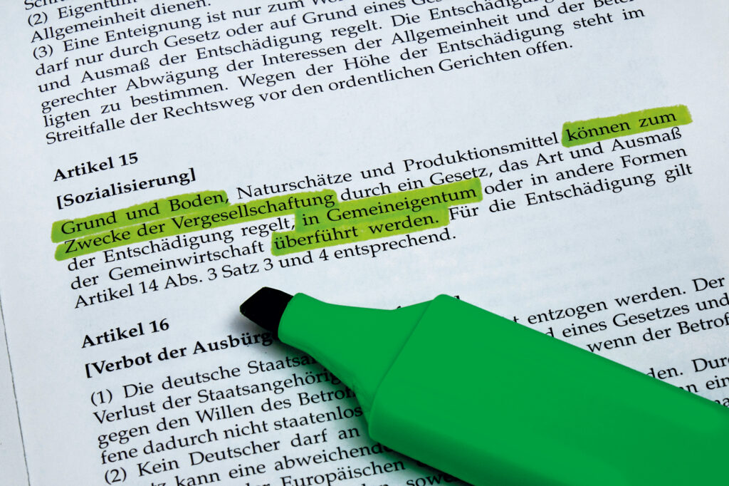 Markierung im Grundgesetz-Artikel 15